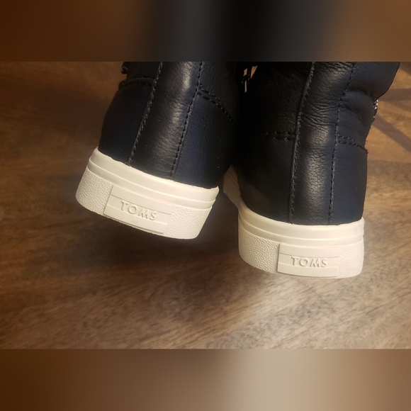 Tom's Alpine Round Toe Stylish Black Winter Boots Size 6 - Picture 14 of 15